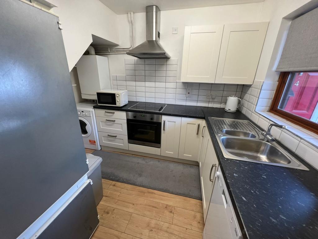 3 Woodbine Cottages KITCHEN