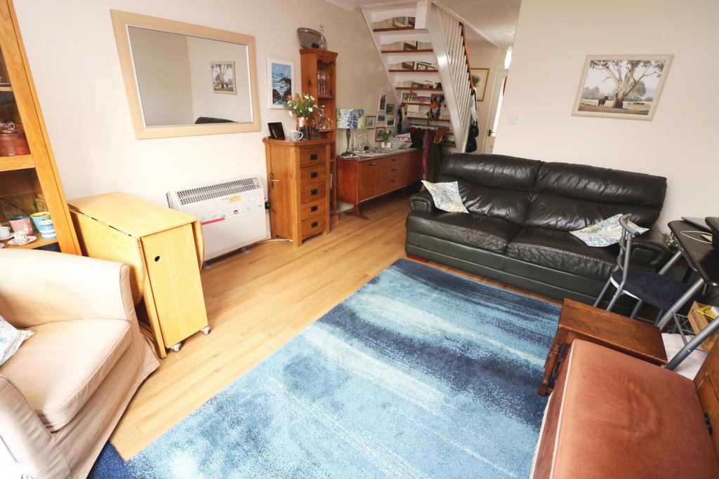 13 Rhodes Close Lge Left