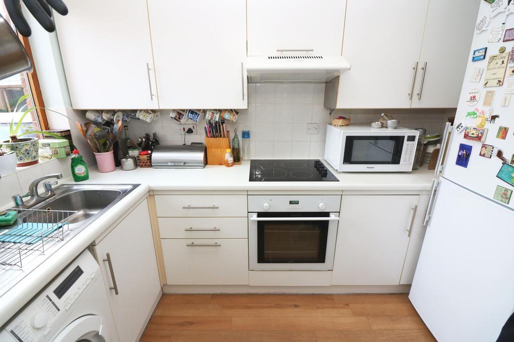 13 Rhodes Close Kit