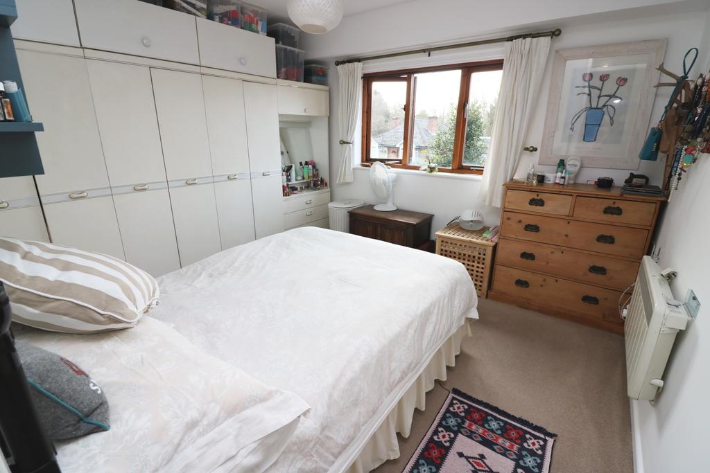 13 Rhodes Close B1