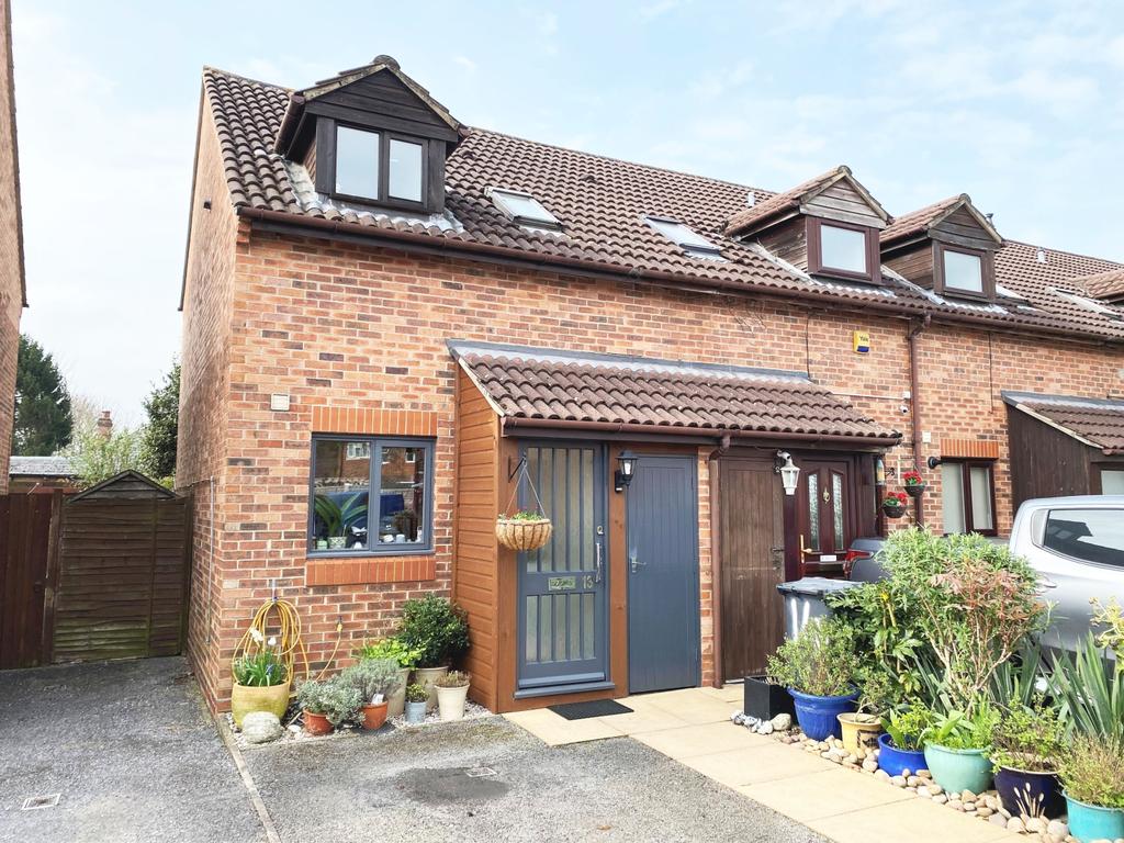 13 Rhodes Close