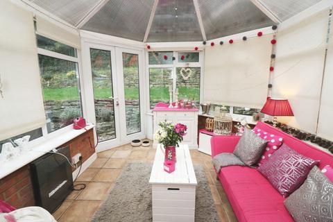 19 Danehurst Close, Egham, TW20 9PX