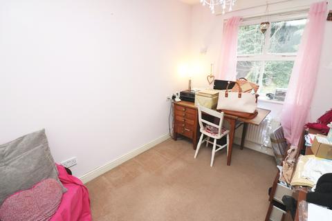 19 Danehurst Close, Egham, TW20 9PX
