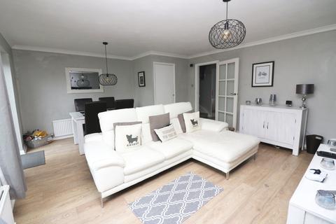 12 Englehurst, Englefield Green, Egham, TW20 0EE