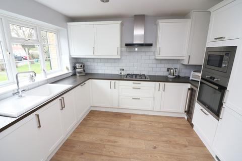12 Englehurst, Englefield Green, Egham, TW20 0EE