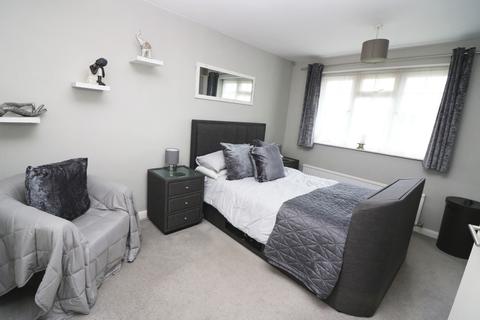 12 Englehurst, Englefield Green, Egham, TW20 0EE