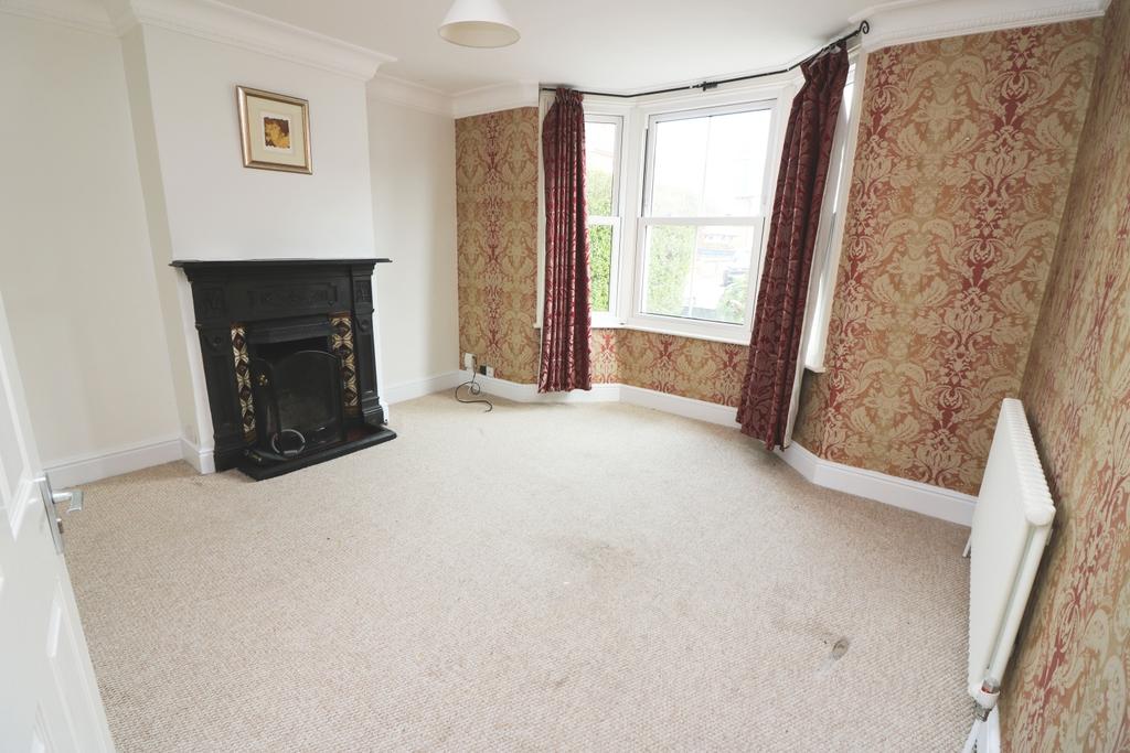 Clarence Street, Egham, Surrey, TW20 4 bed semidetached house £575,000
