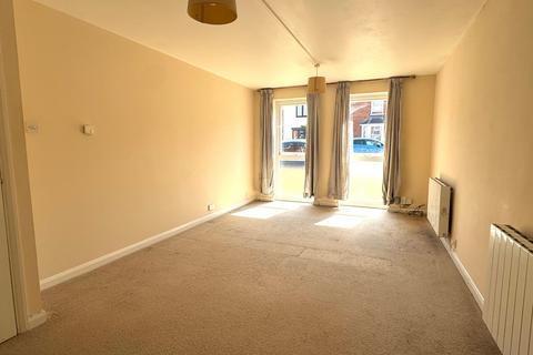 1 bedroom ground floor flat for sale, Paul Court Hythe Park Road, Egham, Surrey, TW20