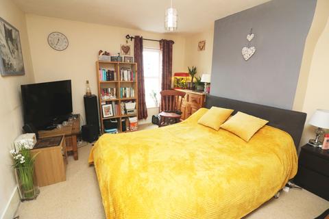 56 Edgell Road, Staines, TW18 2ES