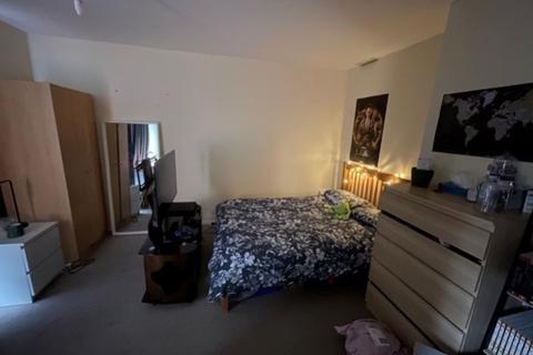 76 Beechtree Avenue, Englefield Green, Egham, TW20 0SR