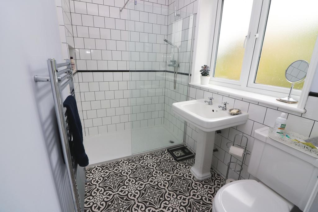 2 Windmill Close - En St