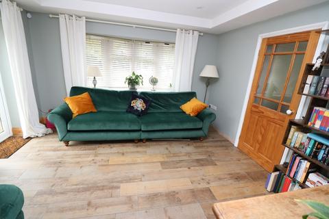 2 Windmill Close, Sunbury-on-thames, TW16 7HU