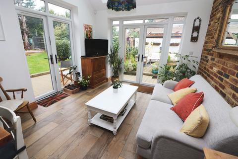 2 Windmill Close, Sunbury-on-thames, TW16 7HU