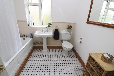 2 Windmill Close, Sunbury-on-thames, TW16 7HU