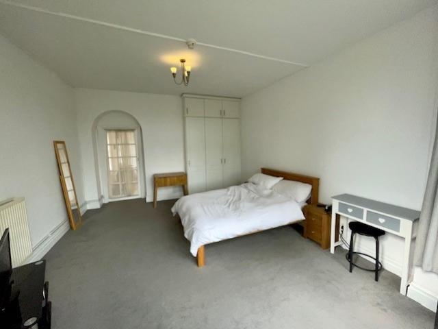 3 Hollywood BEDROOM 2