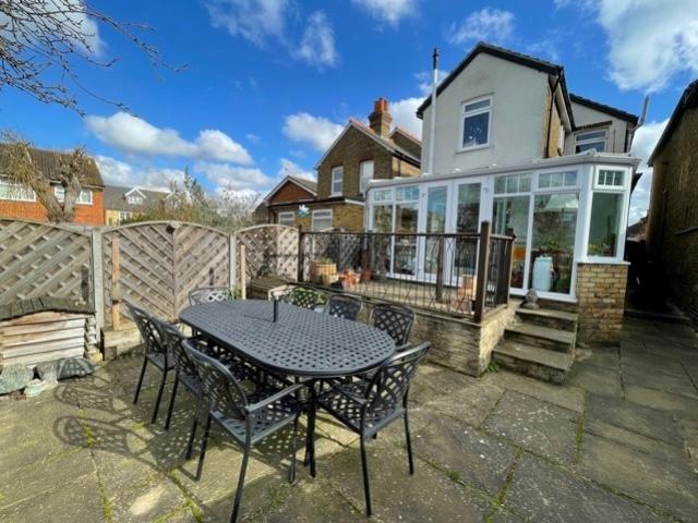 120 Thorpe Lea Road PATIO