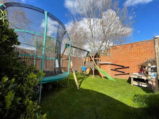 120 Thorpe Lea Road PLAY AREA