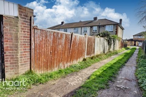 12 Birkdale Avenue, Romford, RM3 0SL