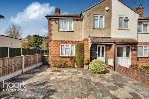 12 Birkdale Avenue, Romford, RM3 0SL