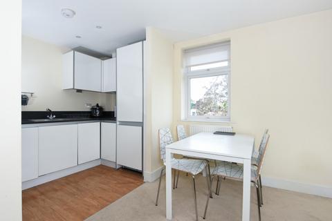 2 bedroom flat to rent, Vicarage Road, Egham, Surrey, TW20