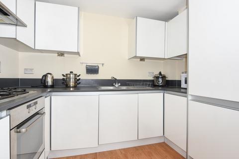 2 bedroom flat to rent, Vicarage Road, Egham, Surrey, TW20