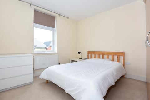 2 bedroom flat to rent, Vicarage Road, Egham, Surrey, TW20