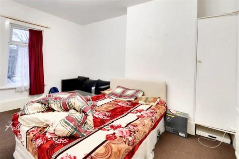 1 bedroom flat to rent, Kitchener Road, E7