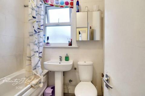 1 bedroom flat to rent, Kitchener Road, London