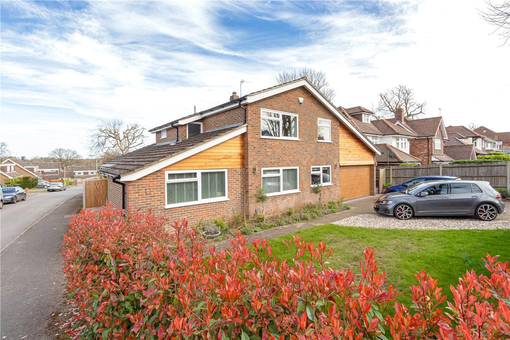 Roundwood Park, Harpenden, Hertfordshire 5 bed detached house £1,750,000