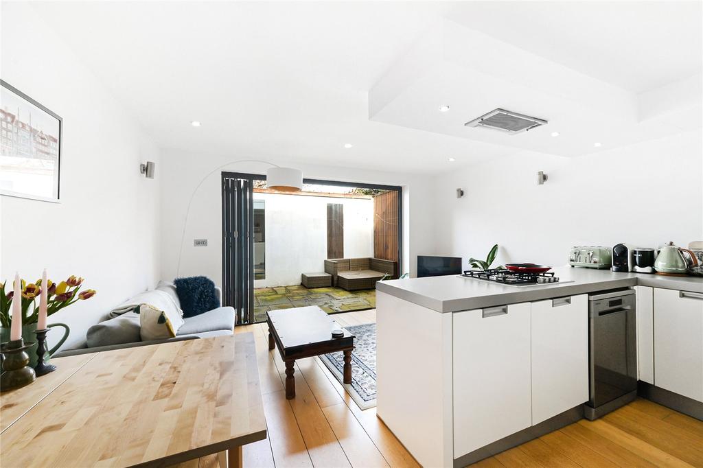 Reynolds Road, Chiswick, London, W4 2 bed semidetached house £750,000