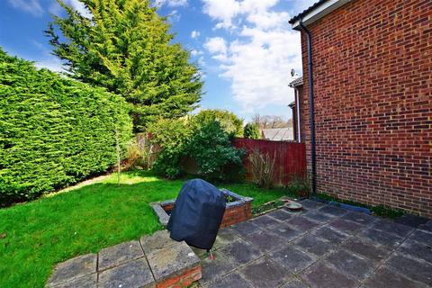 15 Goudhurst Close, Canterbury, CT2 7TU
