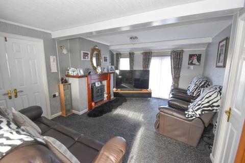 2 bedroom bungalow for sale - Mallard Way, Beacon Park Home Village, Skegness