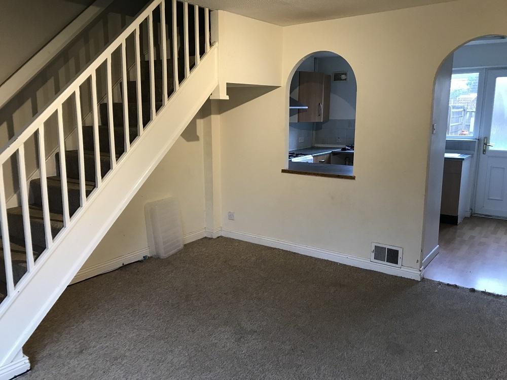 Winchelsea Close Banbury 2 bed terraced house £900 pcm (£208 pw)