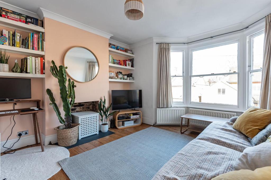Denman Road, Peckham Rye 2 bed flat for sale £600,000