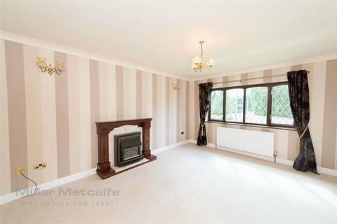 3 Braewood Close, Bury, BL9 7PG