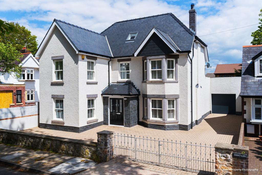 BRYNEGLWYS AVENUE, NEWTON, PORTHCAWL... 5 bed detached house £785,000