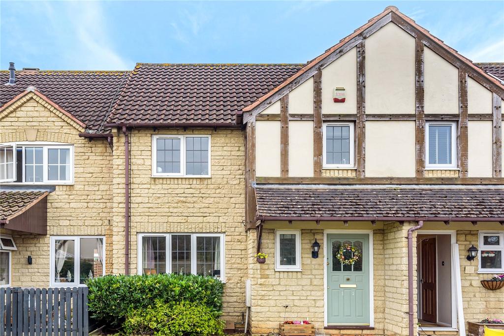 Cleeve, Cheltenham, Gloucestershire, GL52 3 bed terraced house
