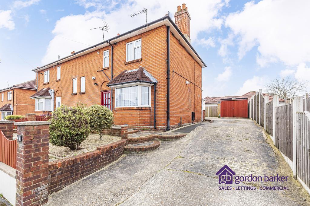 Castle Road, Bournemouth BH9 3 bed semidetached house £350,000