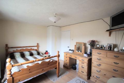 11 Cherry Tree Drive, Greetland, Halifax, HX4 8HU