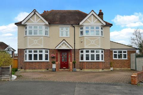 41 Hazlemere Gardens, Worcester Park, KT4 8AH