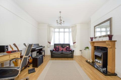 21 Kings Avenue, New Malden, KT3 4DU