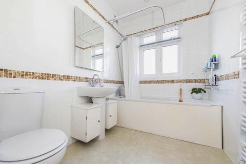 21 Kings Avenue, New Malden, KT3 4DU