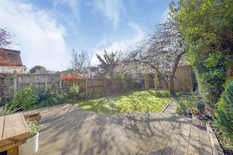 21 Kings Avenue, New Malden, KT3 4DU