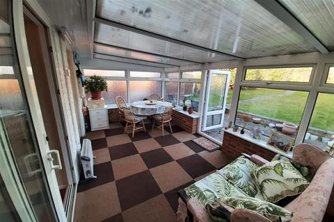 2 bedroom semi-detached bungalow for sale - Park Lane, Birchington, Kent
