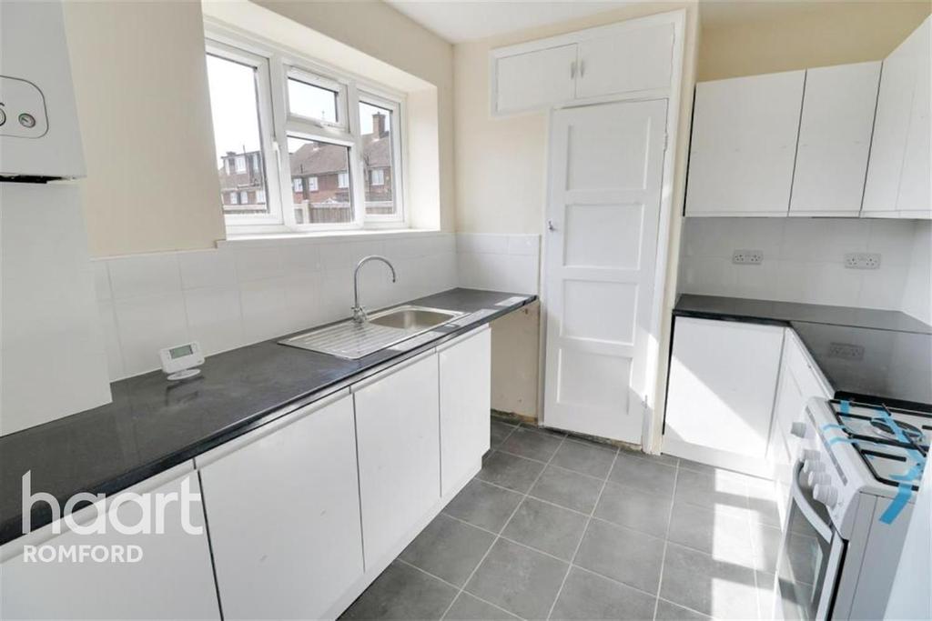 North Hill Drive Harold Hill RM3 3 bed terraced house £1,400 pcm