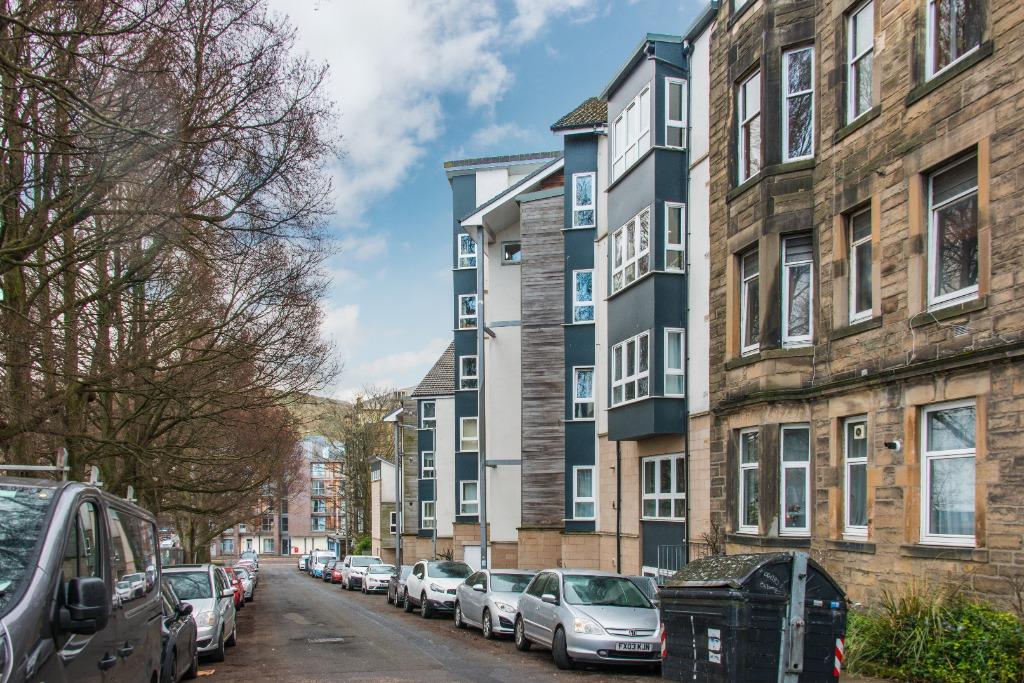 Wishaw Terrace, Meadowbank, Edinburgh, EH7 2 bed flat £1,100 pcm (£
