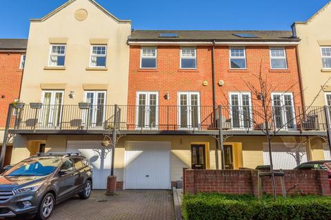7 Lescot Place, Bromley, BR2 9TW