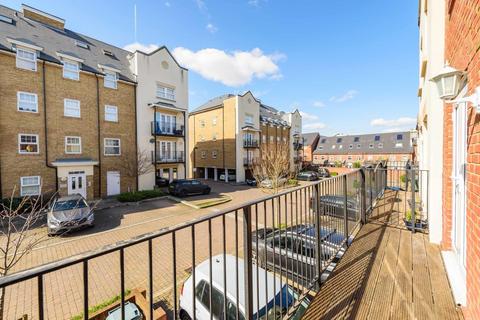 7 Lescot Place, Bromley, BR2 9TW