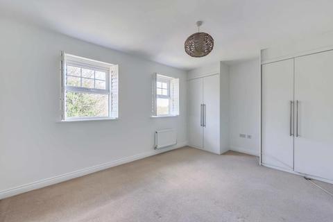 7 Lescot Place, Bromley, BR2 9TW