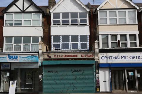 Property to rent - High Road, Woodford, E4